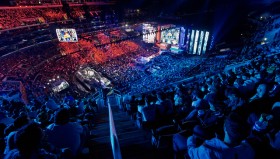 FPX灵性偷家零封IG，Jackeylove回忆经典战FPX夺冠悬念升级